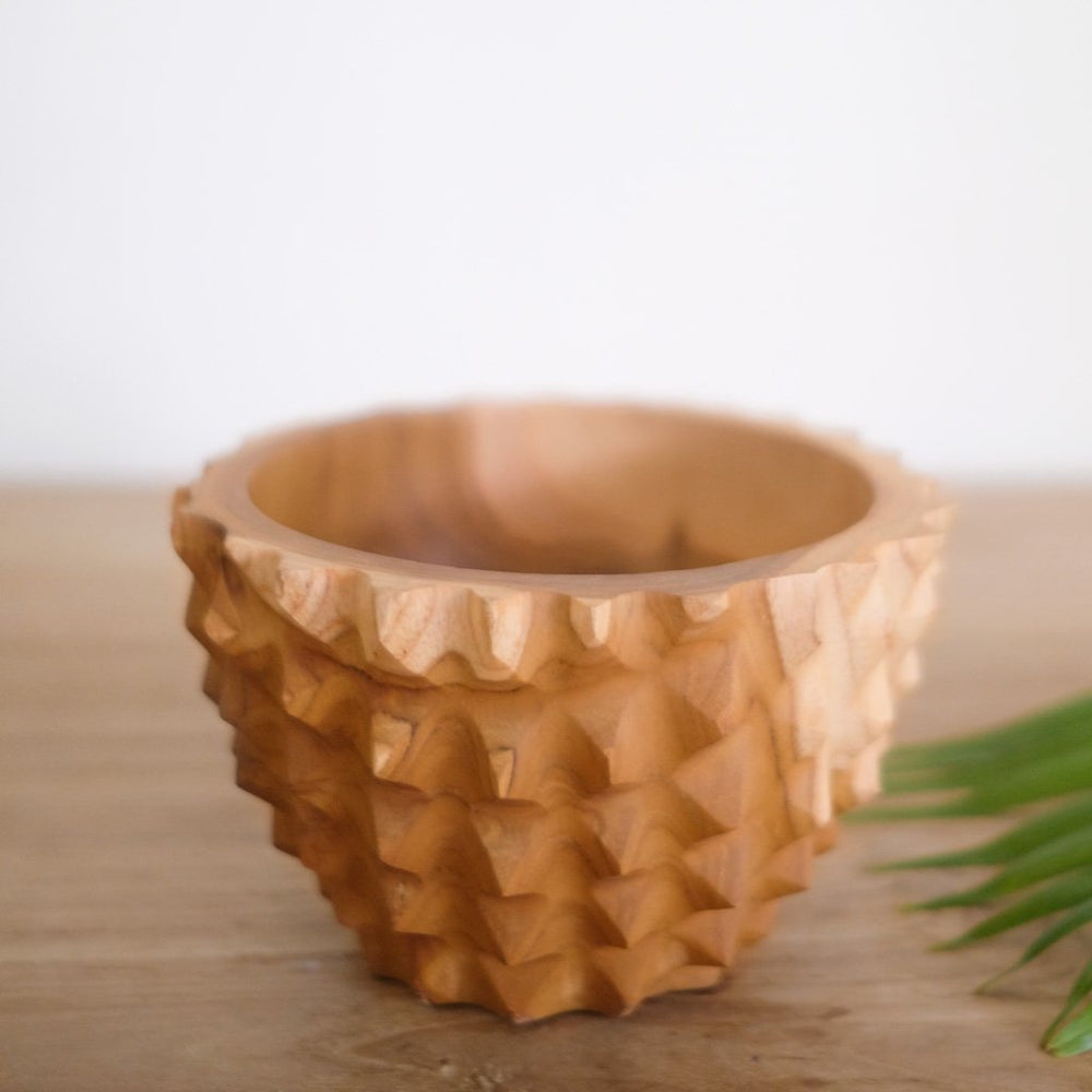 https://www.fernbali.com/cdn/shop/products/wooden-bowl-durian_8f605ec6-eed7-4ee9-8ef0-63e120b9637d_1000x1000.jpg?v=1603124407